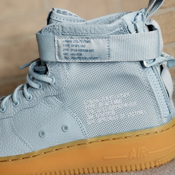 🚨SOLD🚨 Nike Air Force Mid - Picture 2 of 4